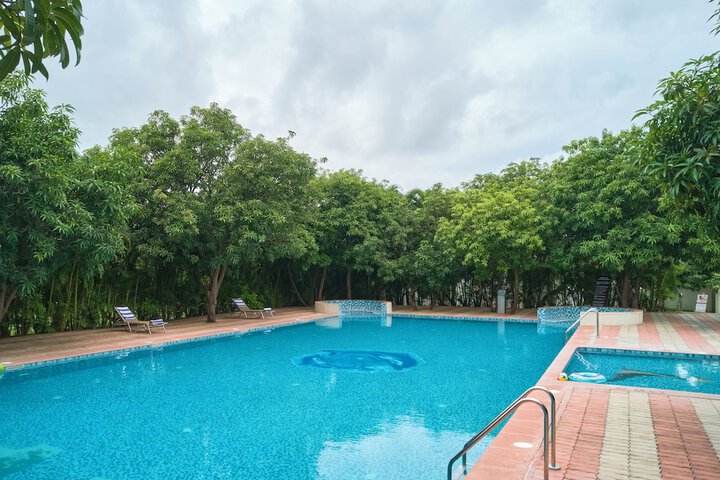Pool 21 of 49