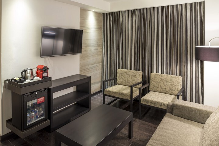 Room 16 of 115