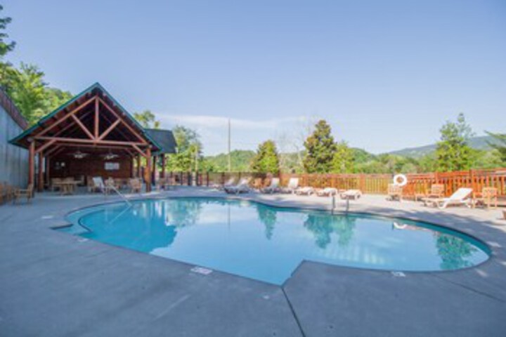 Exterior of Destinys Lodge by Vtrips