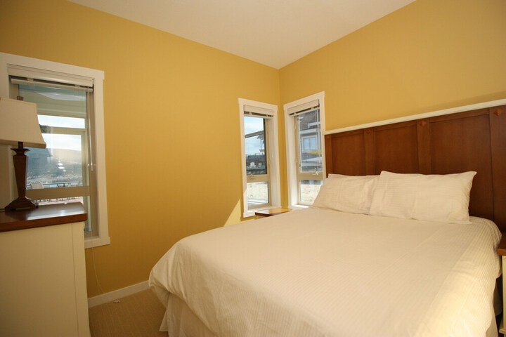 Room 77 of 543
