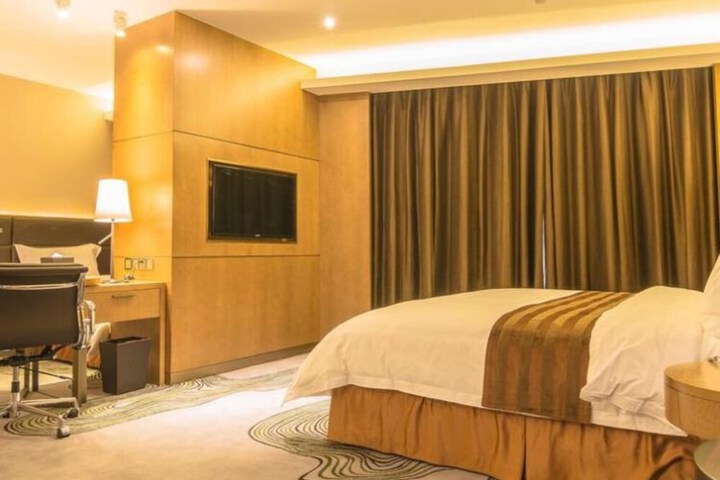 Room 5 of 42