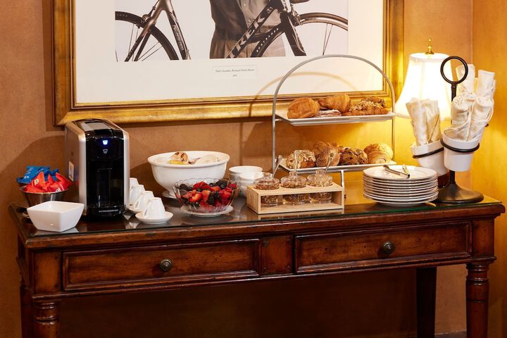 Breakfast/Coffee Service 36 of 37