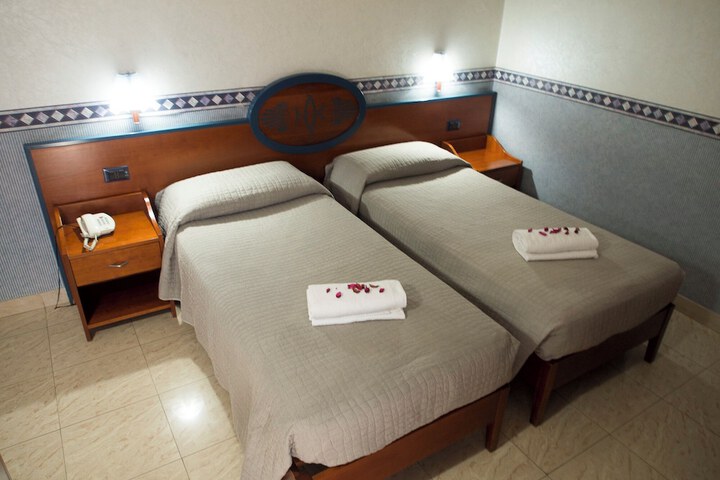 Room 20 of 79