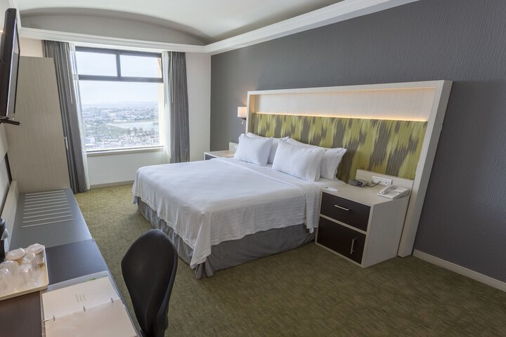 Room 30 of 118