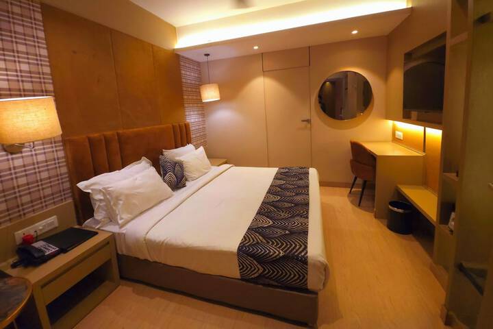 Room 8 of 30