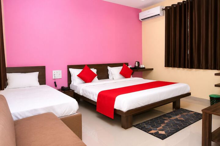 Room 8 of 33