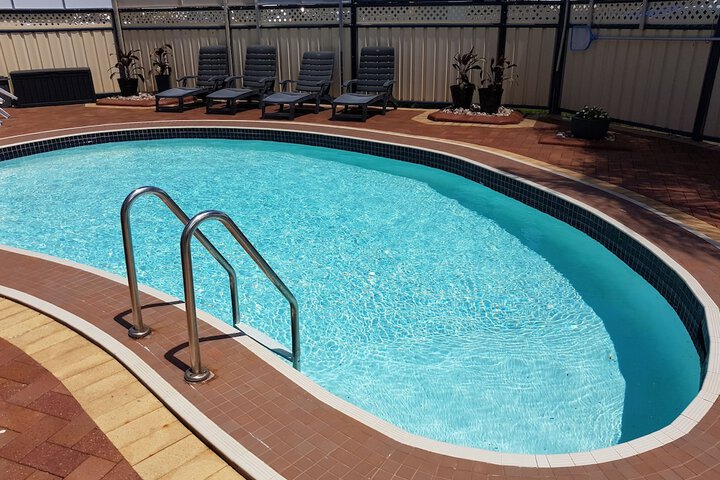 Pool Hotel