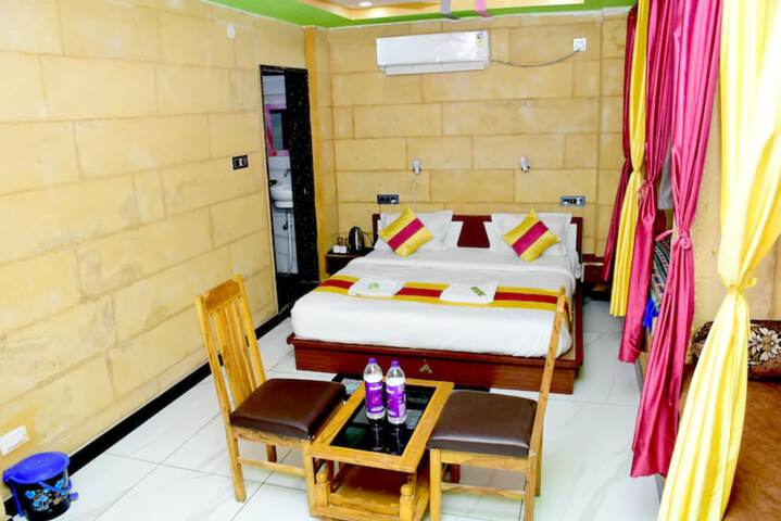 Room 10 of 24