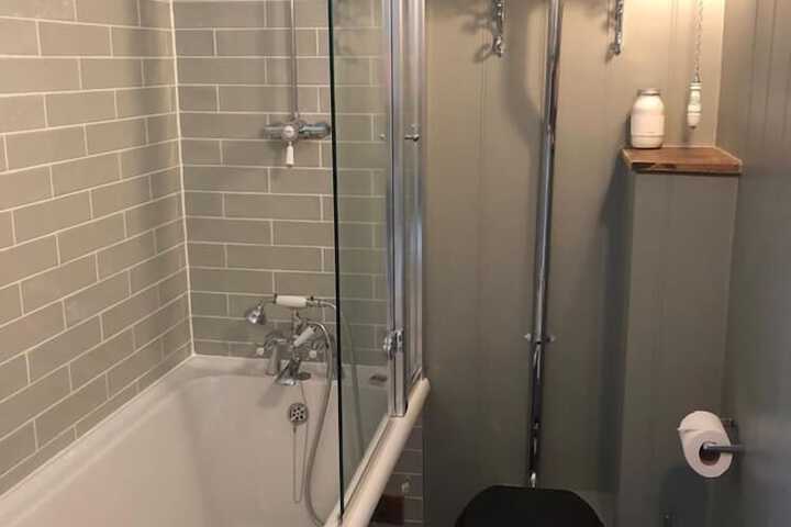 Room 9 of 39