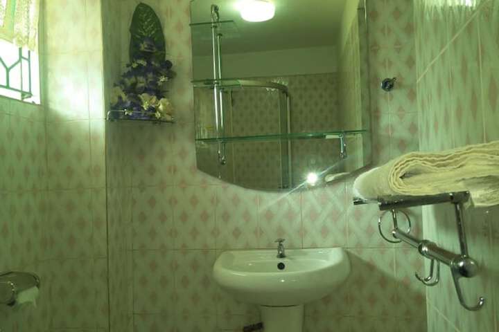 Room 25 of 34