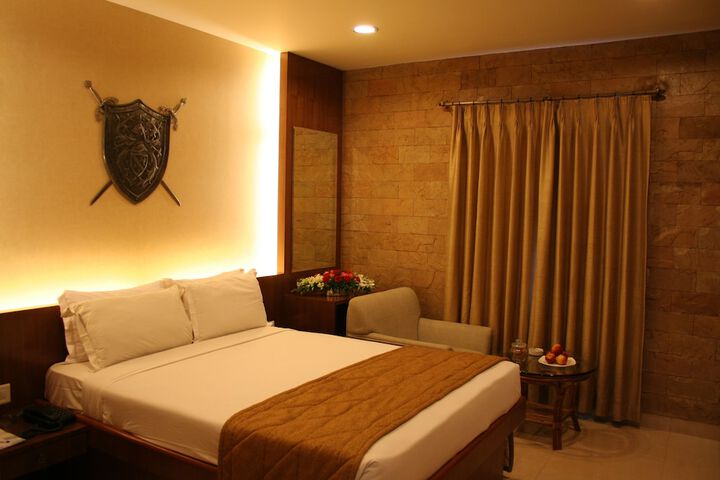 Room 8 of 21