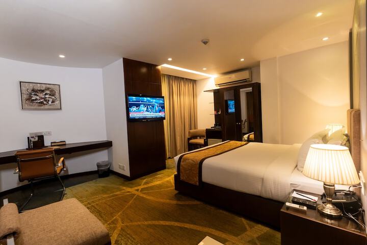 Room 29 of 100