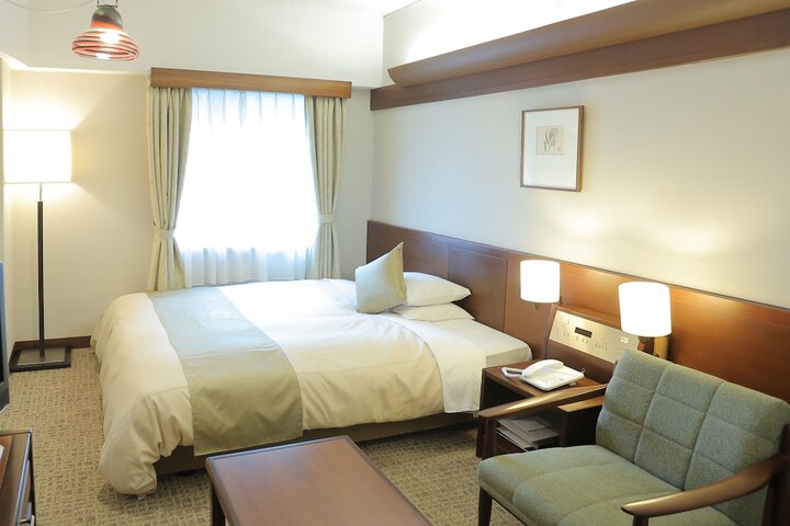Room 21 of 48