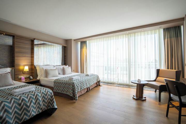 Room 15 of 203