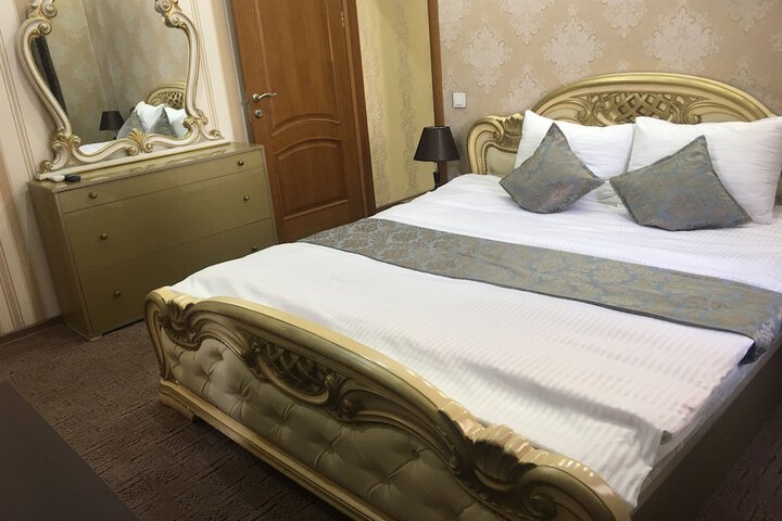 Room 5 of 23