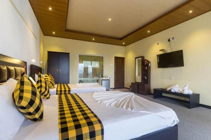 Room 6 of 15