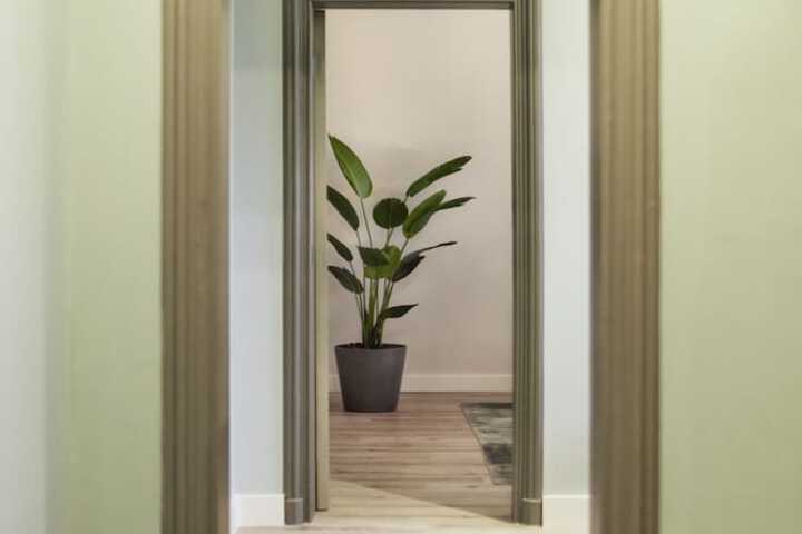 Room 6 of 30