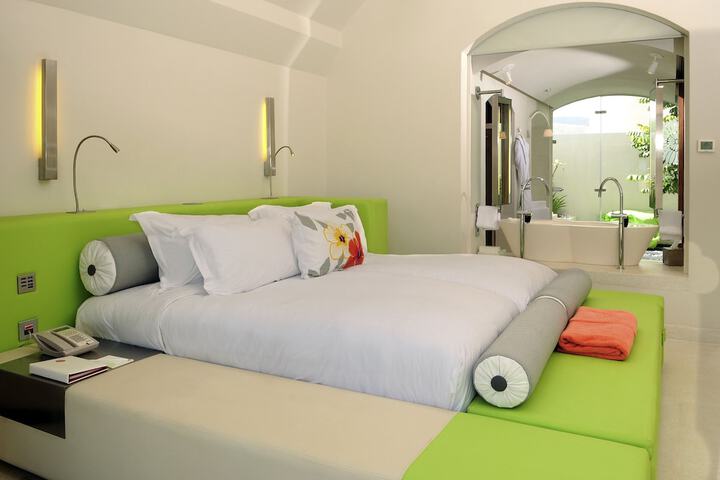 Room 3 of 121