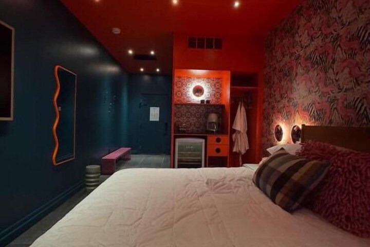 Room 2 of 13