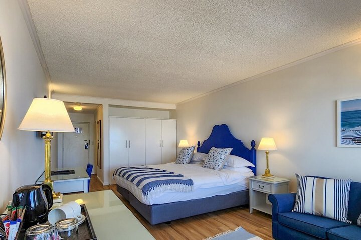 Room 16 of 62
