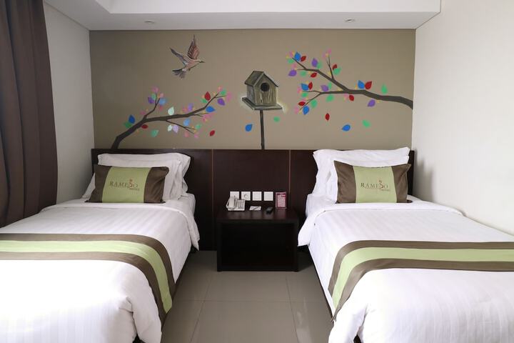 Room 10 of 31