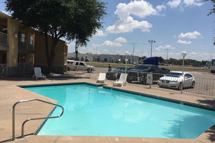 Pool 19 of 42