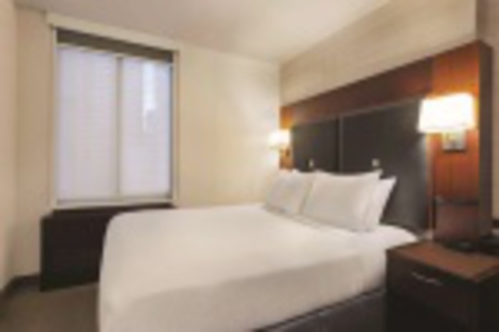 Room 53 of 108
