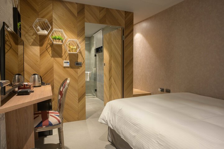 Room 21 of 119
