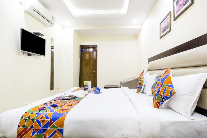 Room 11 of 21