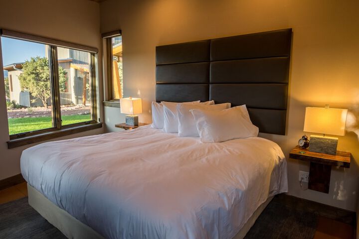 Room 2 of 110