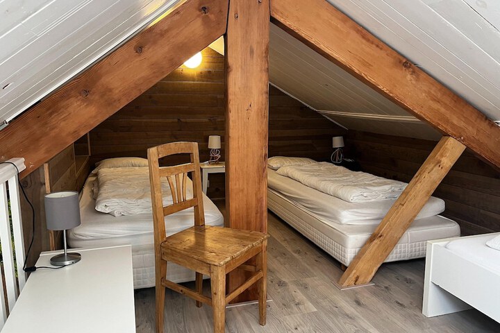 Room 8 of 38