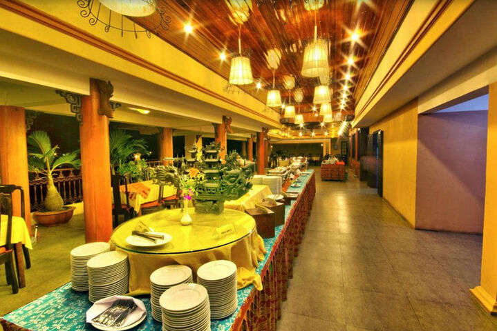 Ballroom/Hall 35 of 56