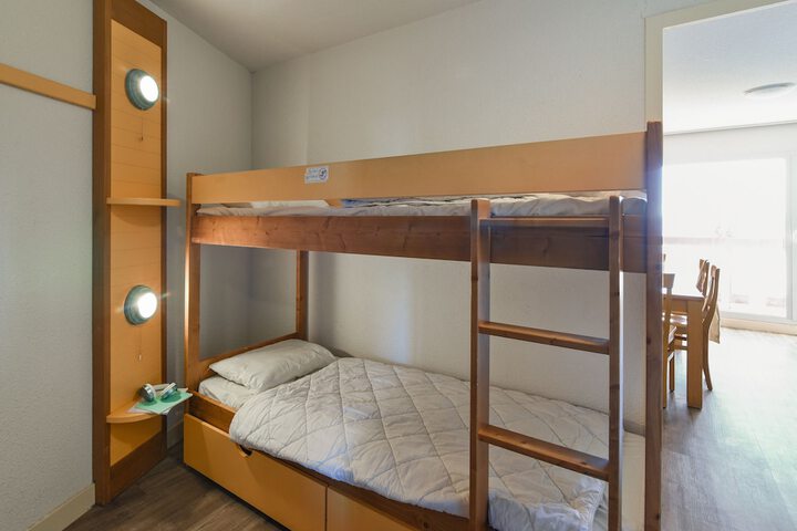 Room 10 of 62