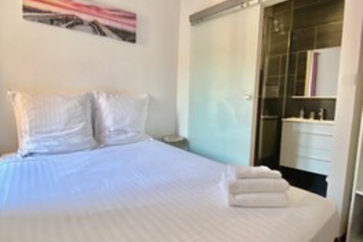 Room 33 of 41