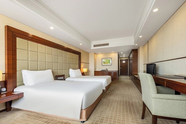 Room 12 of 85