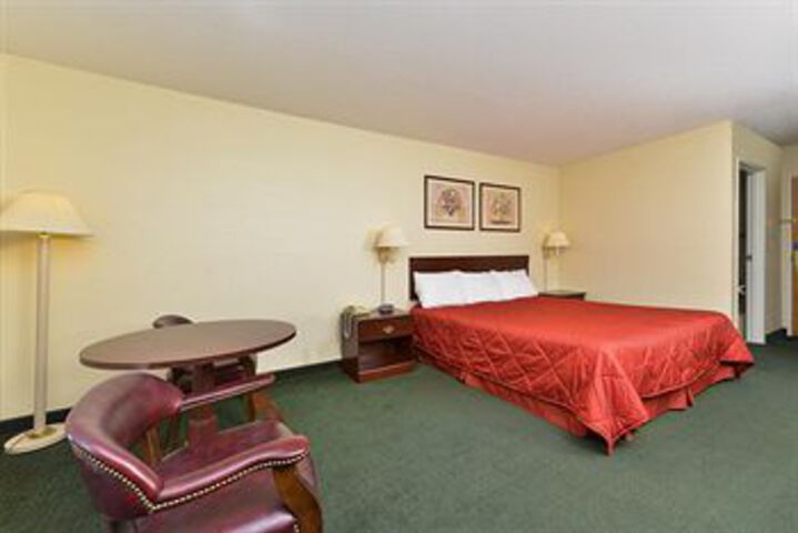 Room 4 of 6