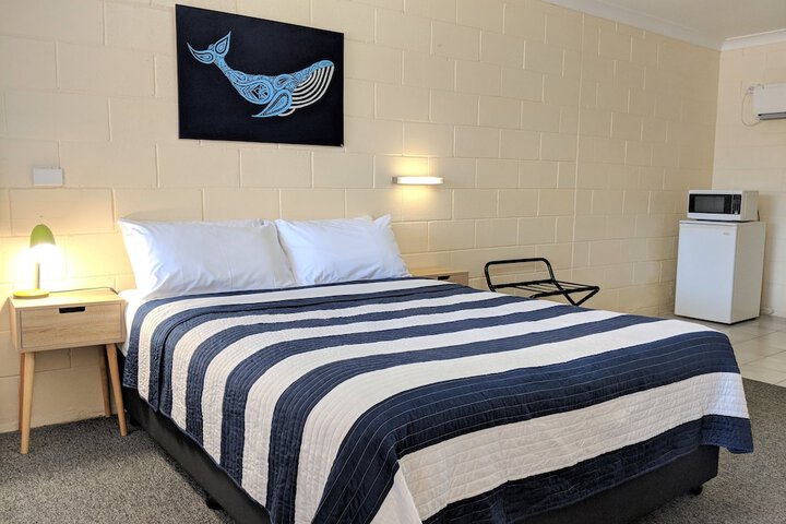 Room 4 of 25