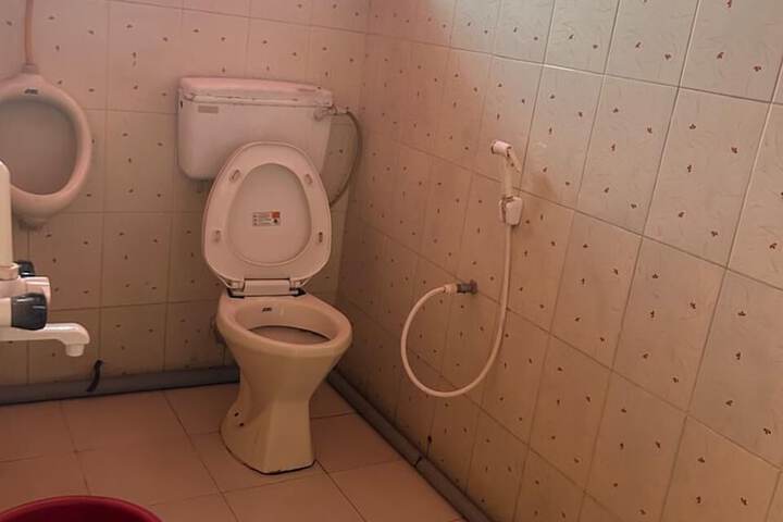 Room 27 of 29