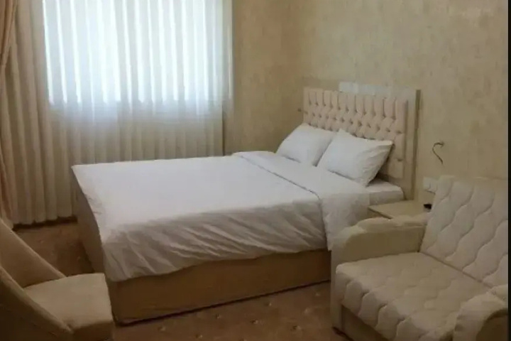 Room 3 of 6
