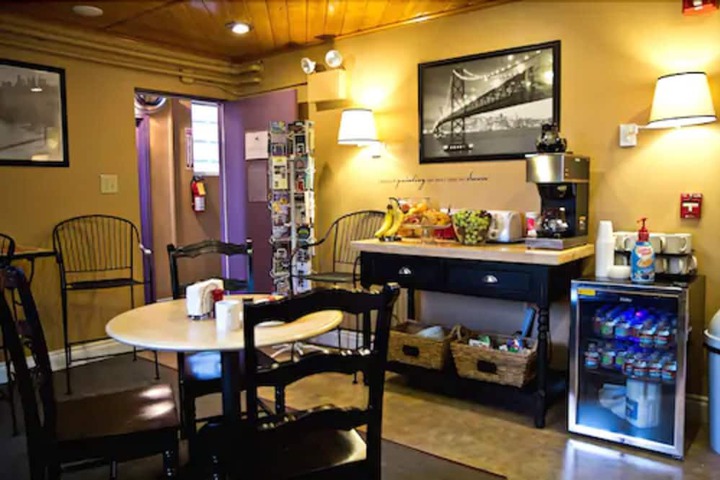 Breakfast/Coffee Service 20 of 24