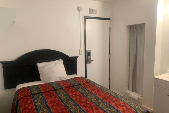 Deluxe Quadruple Room 2 Double Beds (4 of 8)