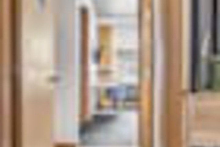 Room 32 of 147