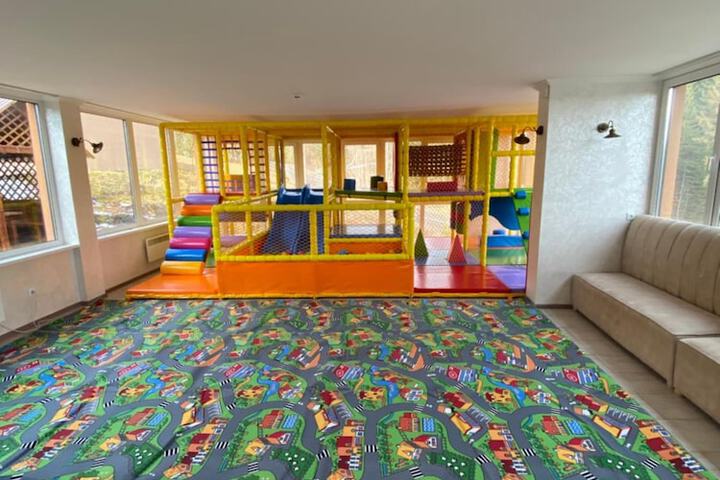 Room 34 of 47