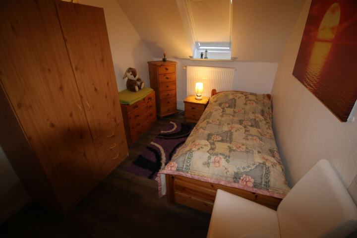 Room 8 of 97