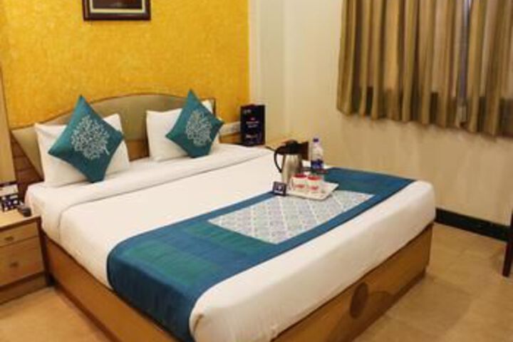 Room 9 of 26