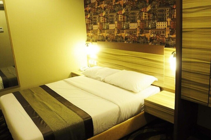 Room 18 of 30