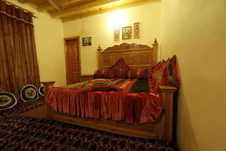 Room 3 of 22