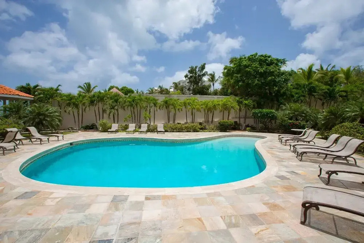 Pool 10 of 21