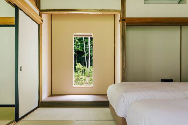 Room 11 of 34