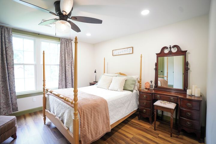 Room 44 of 230